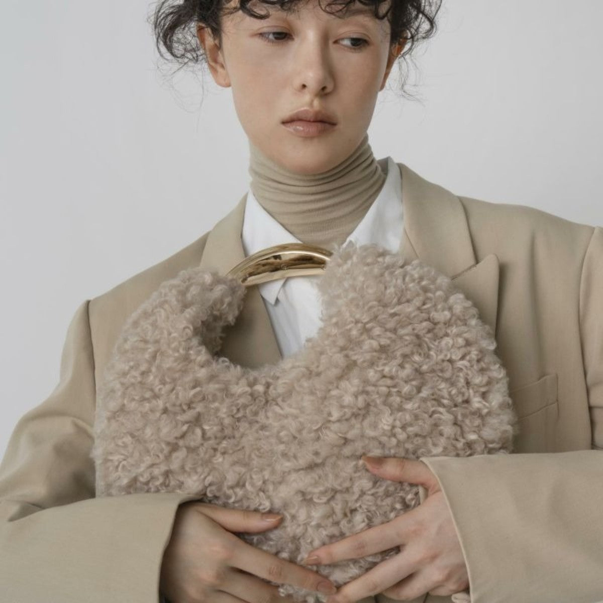 LE VERNIS Sculpture Mou Mini ル・ベルニ スカルプチャー ムー ミニ 252-212519【レディース バッグ ミニ ファー ハンドバッグ 秋冬 レディース 25FW】