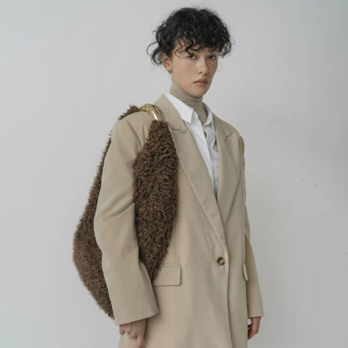 LE VERNIS Sculpture Mou Azuma ル・ベルニ スカルプチャー ムー アズマ 252-212520【レディース バッグ トート ファー 大容量 ハンドバッグ 秋冬 レディース 25FW】