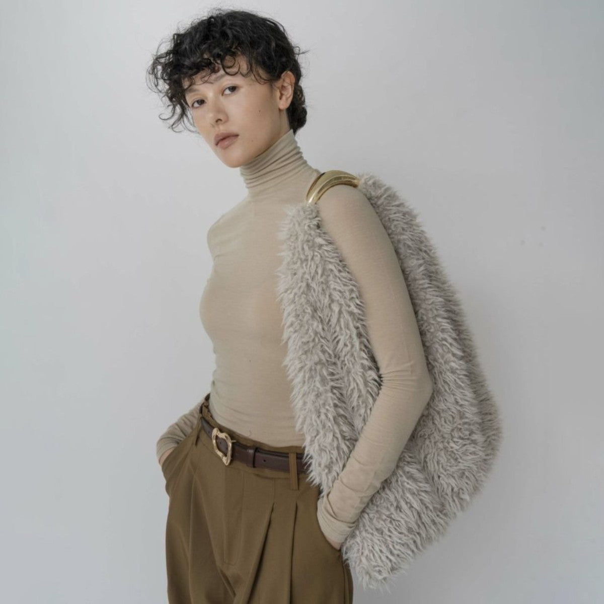 LE VERNIS Sculpture Mou Azuma ル・ベルニ スカルプチャー ムー アズマ 252-212520【レディース バッグ トート ファー 大容量 ハンドバッグ 秋冬 レディース 25FW】