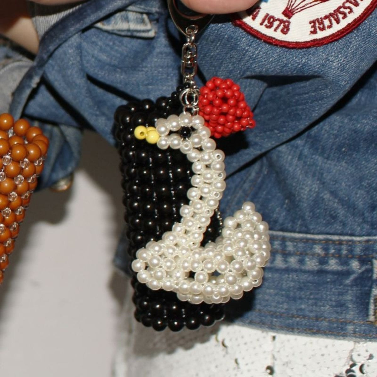 HEY! Mrs ROSE Beads Lip Keycharm ヘイ！ミセスローズ ビーズ リップ キーチャーム 253-140102【レディース ビーズ チャーム ハンドメイド バッグアクセサリー リップケース 25FW】