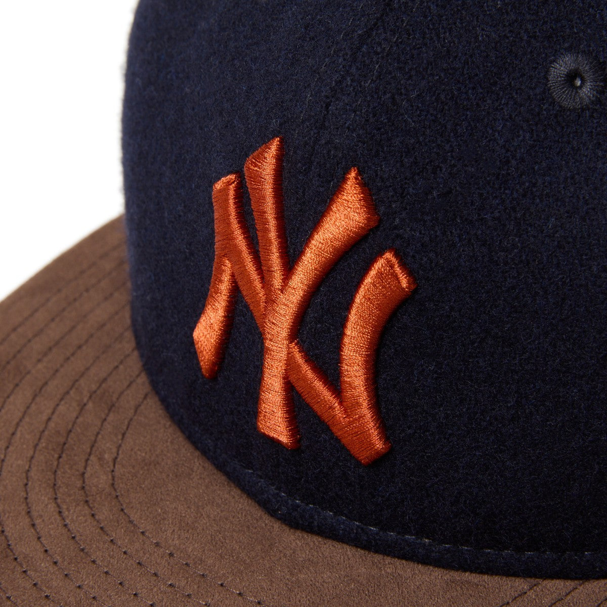 NEW ERA NEW YORK YANKEES SUEDE VISOR RETRO CROWN 9FIFTY ニューエラ ニューヨーク・ヤンキース スエード バイザー レトロクラウン 950 14667631【メンズ 帽子 キャップ 球団 ストラップ 25FW】