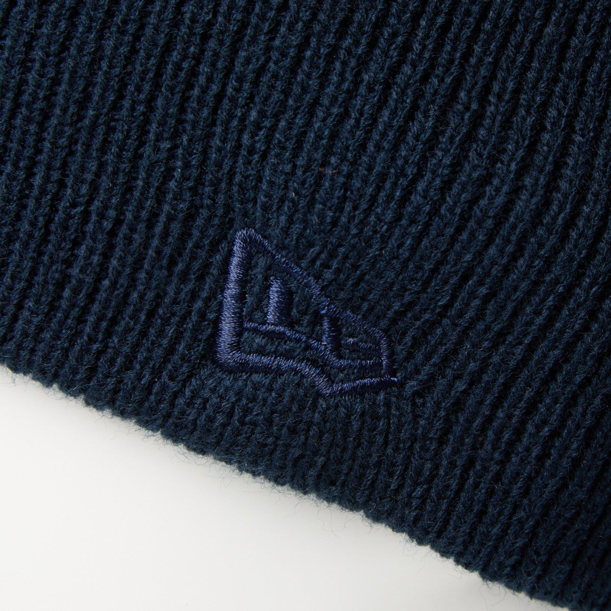 NEW ERA NEW YORK YANKEES RHINESTONE BASIC BEANIE ニューエラ ニューヨーク・ヤンキース ラインストーン ベーシックビーニー 14670025【メンズ MLB ロゴ ラインストーン コレクション キャップ デザイン 25FW】