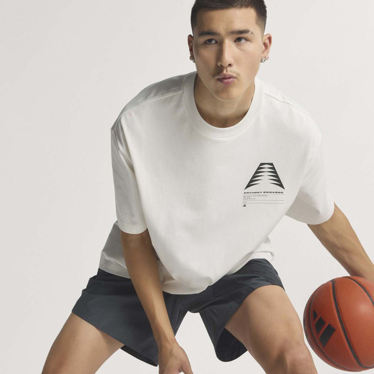 adidas ANTHONY EDWARDS GFX SCHEMATIC TEE アディダス アンソニー・エドワーズ GFX スキーマティック Tシャツ
 JUX34【メンズ Tシャツ 半袖 バスケットボール ルーズフィット 25FW】