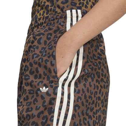 adidas Originals LEOPARD FIREBIRD OVERSIZED TRACKPANT アディダスオリジナルス レオパード ファイヤーバード オーバーサイズ トラックパンツ JZS90【レディース トラックパンツ スリーストライプ ウエストゴム ルーズフィット 25FW】