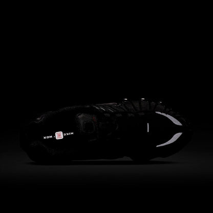 NIKE Shox TL ナイキ ショックス TL AV3595-002【メンズ スニーカー ローカット ランニングシューズ メッシュ クッション性 25FW】
