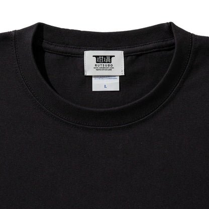 坩堝 Skate park S/S t-shirts (RUTSUBO×YU SUDA) RUTSUBO スケート パーク ショートスリーブ Tシャツ R25SS-SUDA-TS3【メンズ 半袖Tシャツ コラボ バッグプリント 25SS】