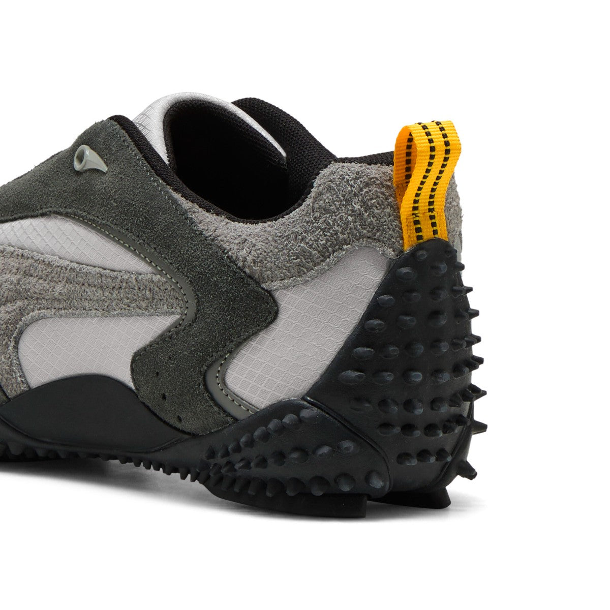 PUMA MOSTRO XC プーマ モストロ XC 402958-03【レディース スニーカー アウトドア ハイブリッド デザイン スパイク ソール ライフスタイル 25FW】