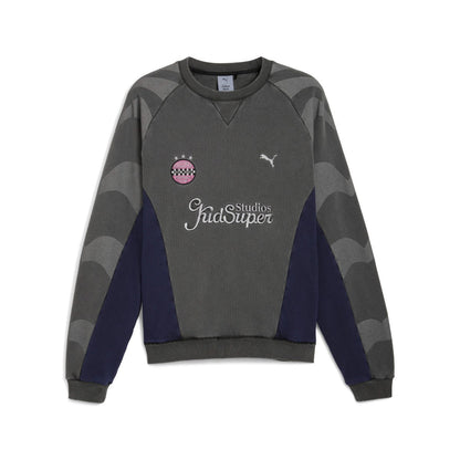 PUMA PUMA x KIDSUPER CREW プーマ プーマ x キッドスーパー クルー 632364【メンズ トップス クルーネック オーバーサイズ スポーツウェア コラボ 25FW】