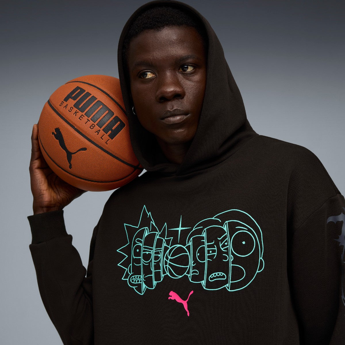 PUMA HOOPS x RICK AND MORTY HOODIE プーマ Hoops x リック アンド モーティー フーディ 633094【メンズ パーカー フーディコラボ 25FW】
