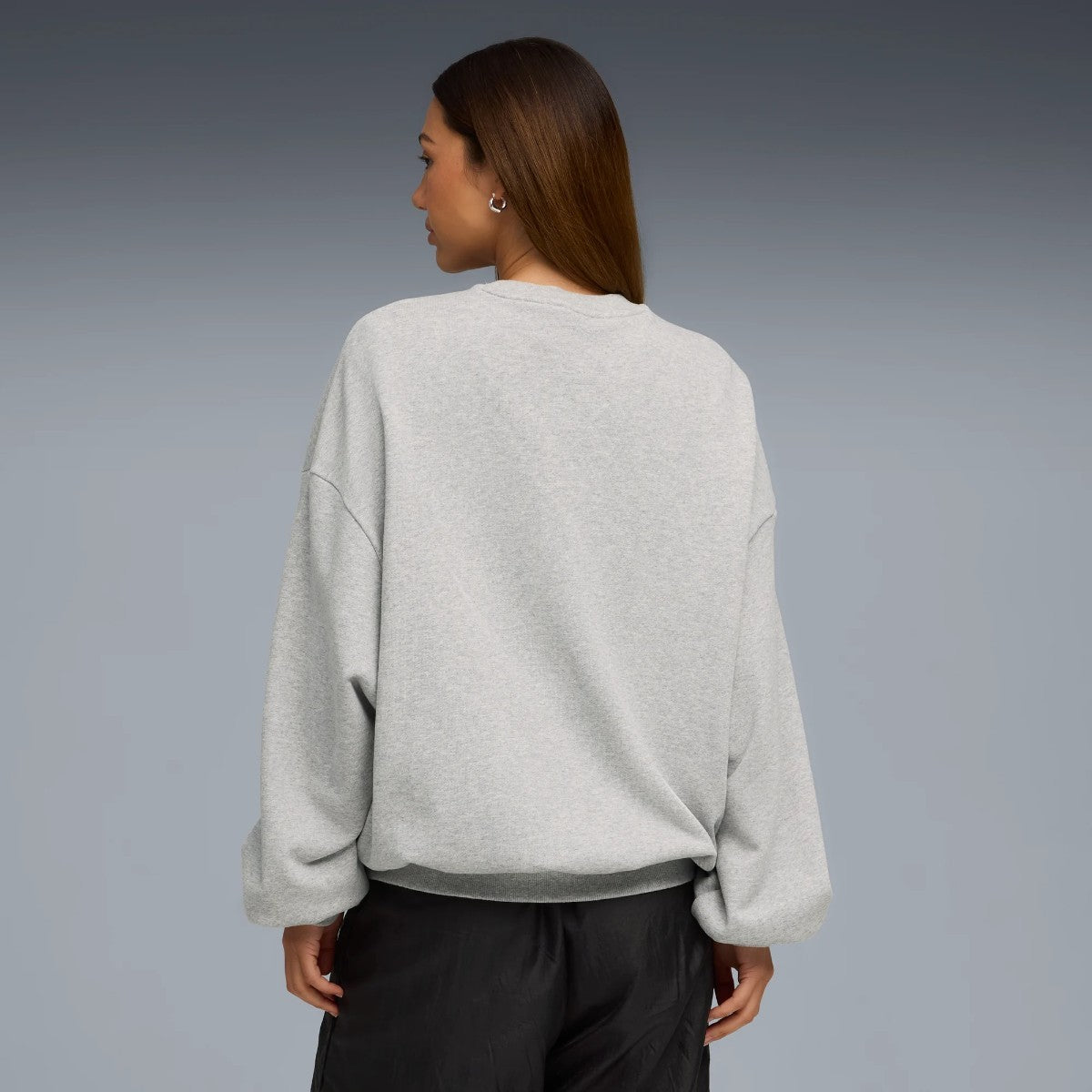 PUMA PUMA x ROSE OVERSIZED CREW TR プーマ プーマ x ロゼ オーバーサイズド クルー TR 633803【レディース トップス クルーネック コラボ 25FW】