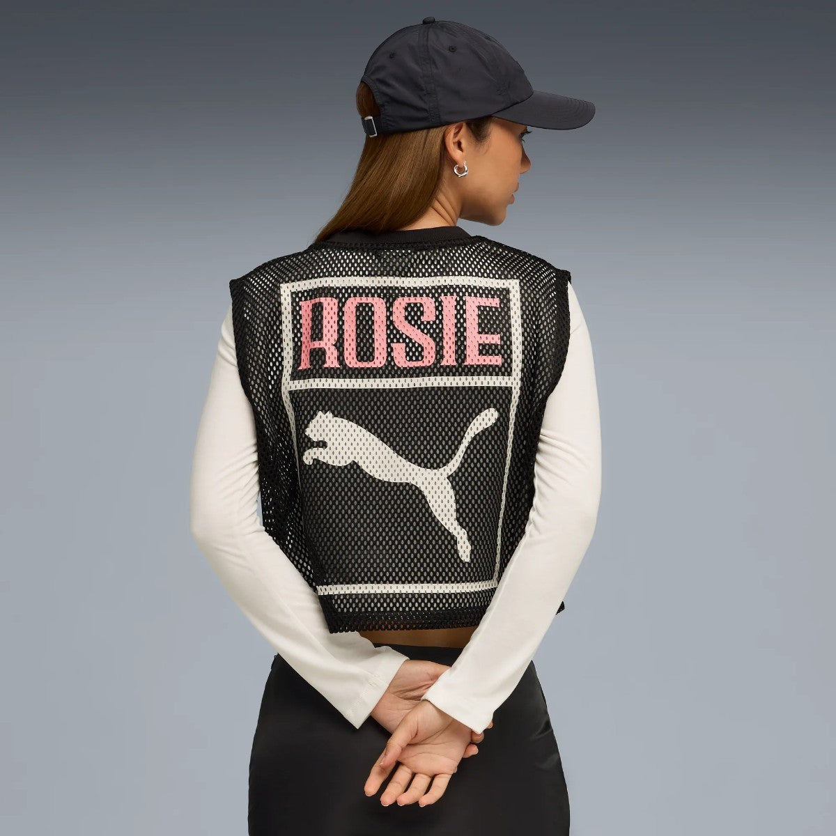 PUMA PUMA x ROSE RELAXED MESH TOP プーマ プーマ x ロゼ リラックスド メッシュ トップ 633804【レディース トップス メッシュ レイヤード ナンバリング コラボ 25FW】