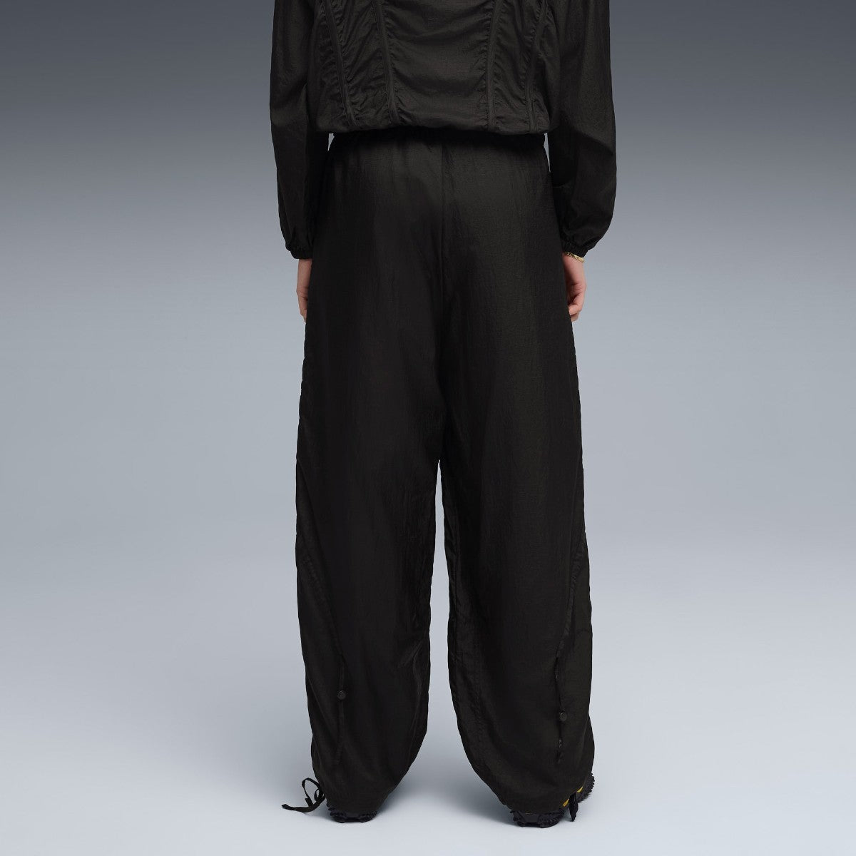 PUMA DARE TO WOVEN PANTS プーマ DARE TO ウーブン パンツ 633969【レディース ボトムス パンツ オーバーサイズ リラックス リップストップ リサイクル素材 25FW】