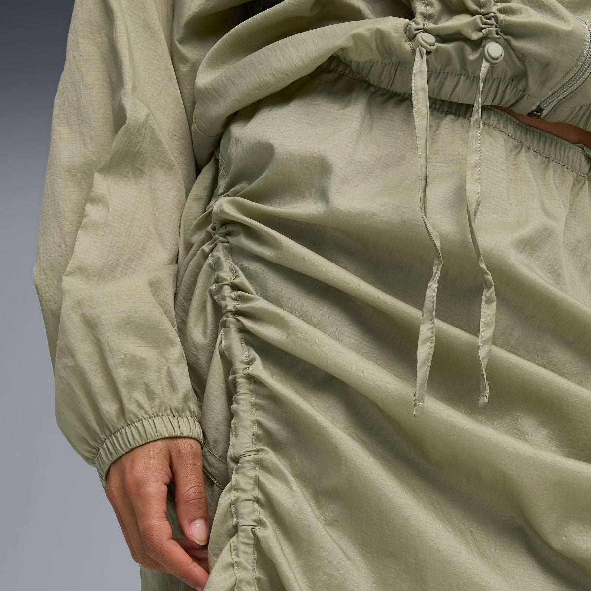 PUMA DARE TO WOVEN MIDI SKIRT プーマ DARE TO ウーブン ミディ スカート 633976【レディース スカート レギュラーフィット リップストップ ロング丈 リサイクル素材 25FW】