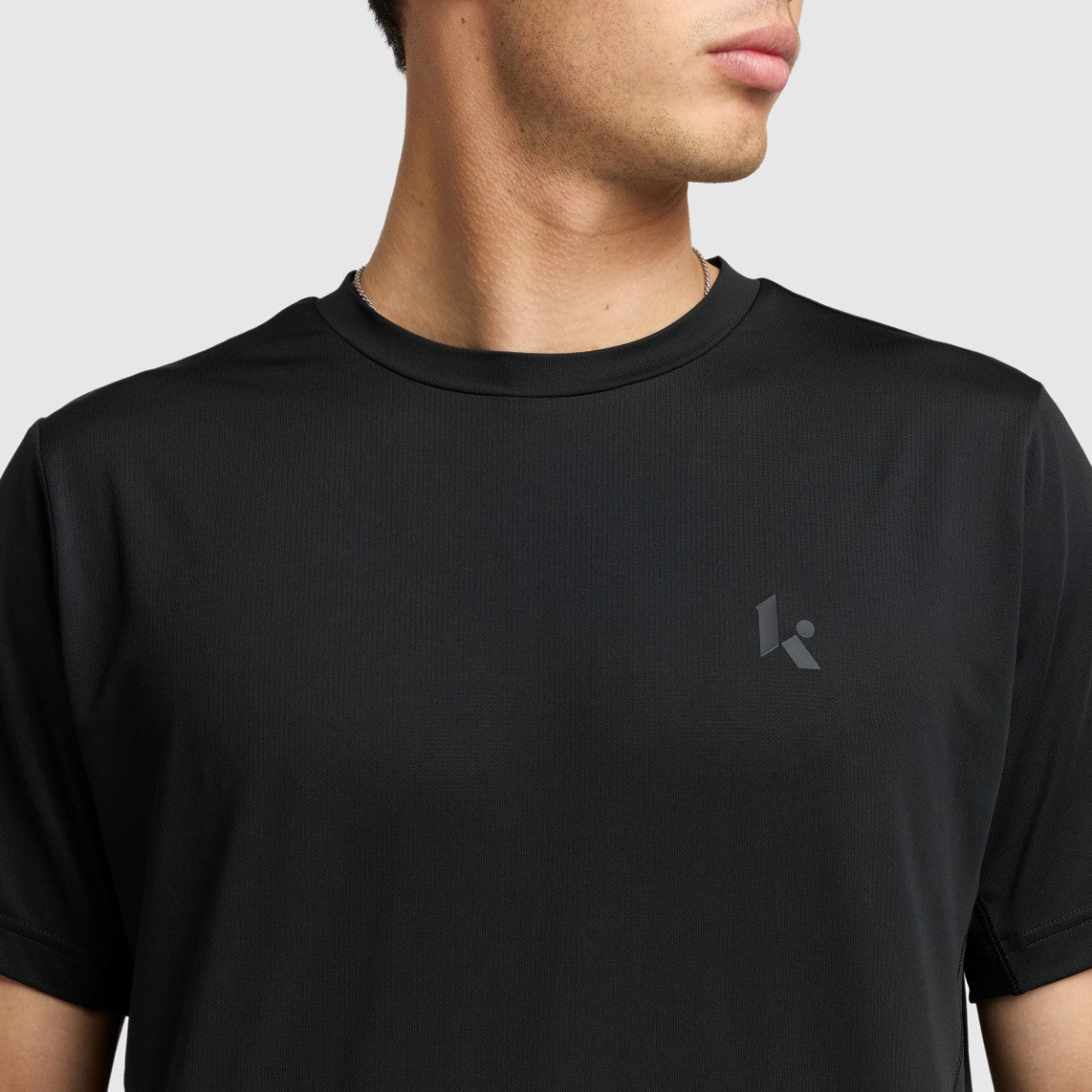 New Balance Klutch Men's Mesh Performance T-Shirt ニューバランス クラッチ メッシュ パフォーマンスTシャツ MT51613【メンズ 半袖Tシャツ 通気性 速乾性 トレーニング コラボ 25FW】