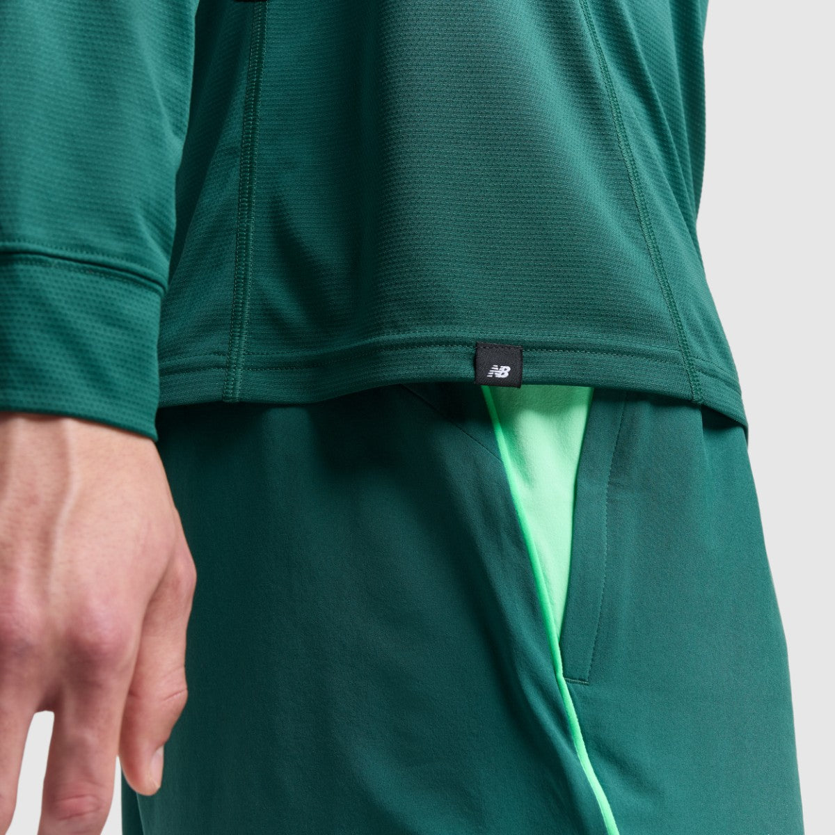 New Balance Klutch Men's LS Performance T-Shirt ニューバランス クラッチ ロングスリーブ パフォーマンス Tシャツ MT53621【メンズ 速乾性 トレーニング Tシャツ 長袖 パフォーマンス 軽量 快適 25FW】