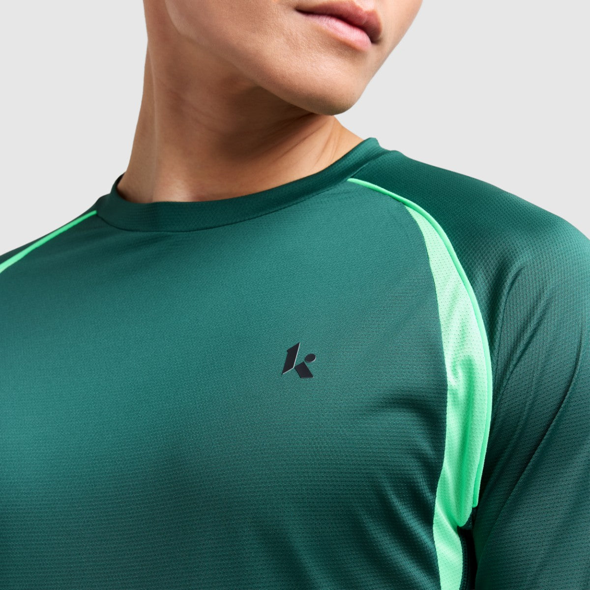 New Balance Klutch Men's LS Performance T-Shirt ニューバランス クラッチ ロングスリーブ パフォーマンス Tシャツ MT53621【メンズ 速乾性 トレーニング Tシャツ 長袖 パフォーマンス 軽量 快適 25FW】