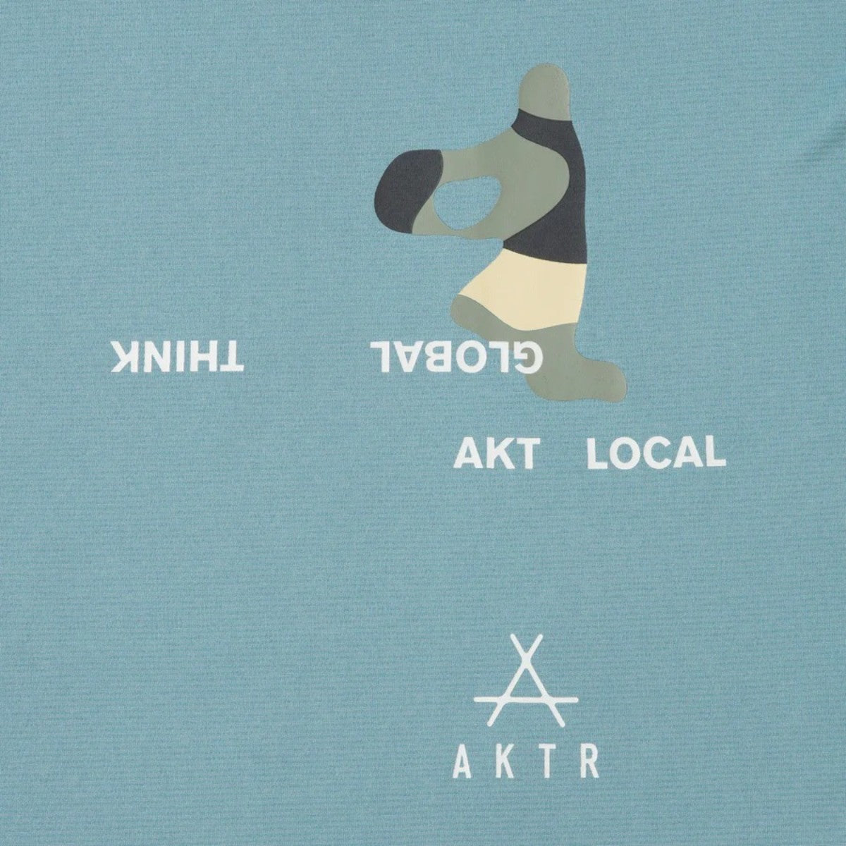 AKTR FREE MOTION SPORTS TEE アクター フリー モーション スポーツ Tシャツ 225-001005【メンズ 半袖Tシャツ スポーツウェア グラフィック 25FW】