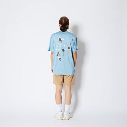 AKTR FREE MOTION SPORTS TEE アクター フリー モーション スポーツ Tシャツ 225-001005【メンズ 半袖Tシャツ スポーツウェア グラフィック 25FW】