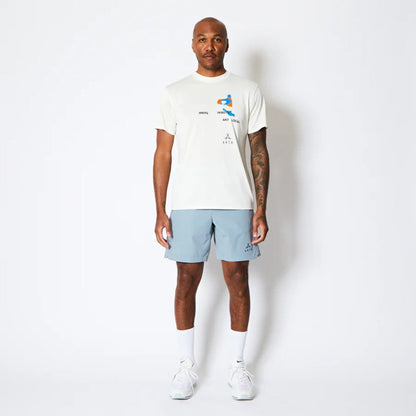 AKTR FREE MOTION SPORTS TEE アクター フリー モーション スポーツ Tシャツ 225-001005【メンズ 半袖Tシャツ スポーツウェア グラフィック 25FW】