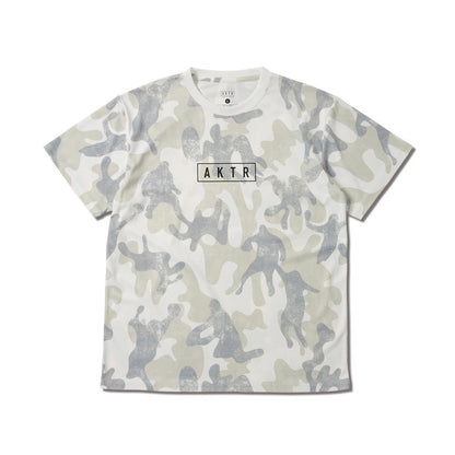 AKTR PLAY CAMO AKTR LOGO SPORTS TEE アクター プレイ カモ アクター ロゴ スポーツ Tシャツ 225-012005【メンズ トップス Tシャツ 半袖 カモフラージュ 総柄 25FW】