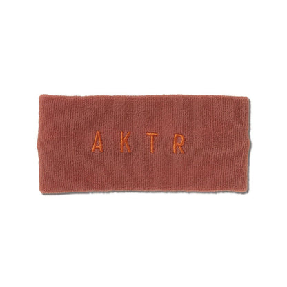 AKTR HEAD BAND CLASSIC MID アクター ヘッドバンド クラシック ミッド 225-017021【メンズ ヘアバンド ロゴ 刺繍 25FW】