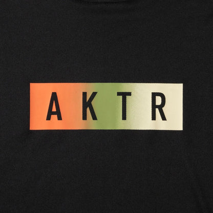 AKTR FADE BOX LOGO L/S SPORTS TEE アクター フェード ボックス ロゴ ロングスリーブ スポーツ Tシャツ 225-020005【メンズ Tシャツ グラデーション 長袖 トレーニング 25FW】