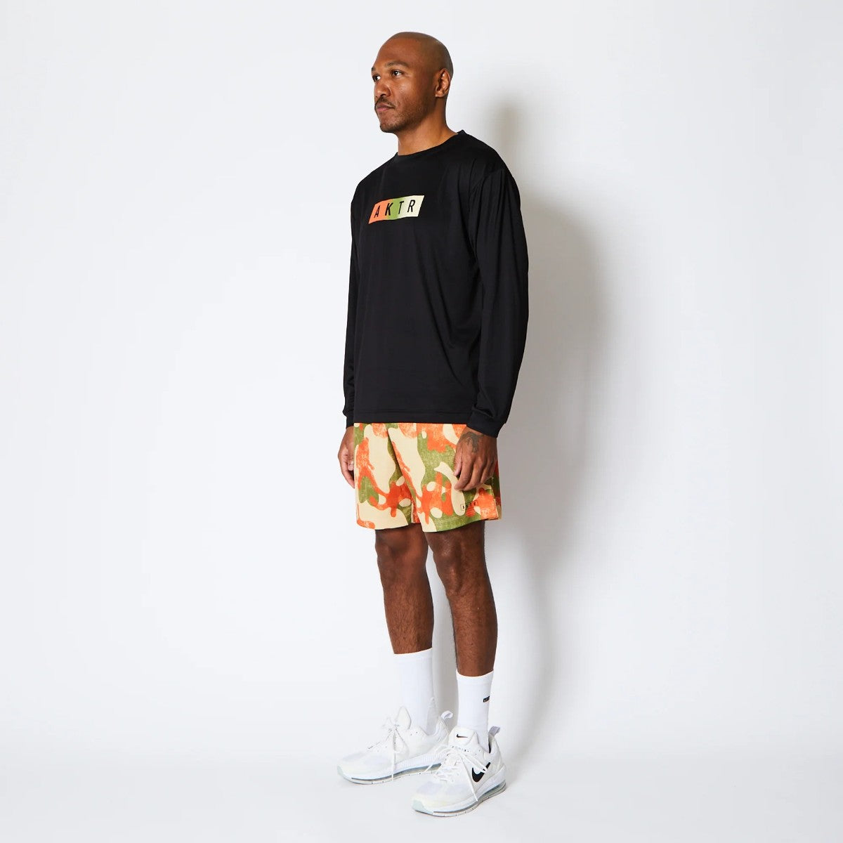 AKTR FADE BOX LOGO L/S SPORTS TEE アクター フェード ボックス ロゴ ロングスリーブ スポーツ Tシャツ 225-020005【メンズ Tシャツ グラデーション 長袖 トレーニング 25FW】
