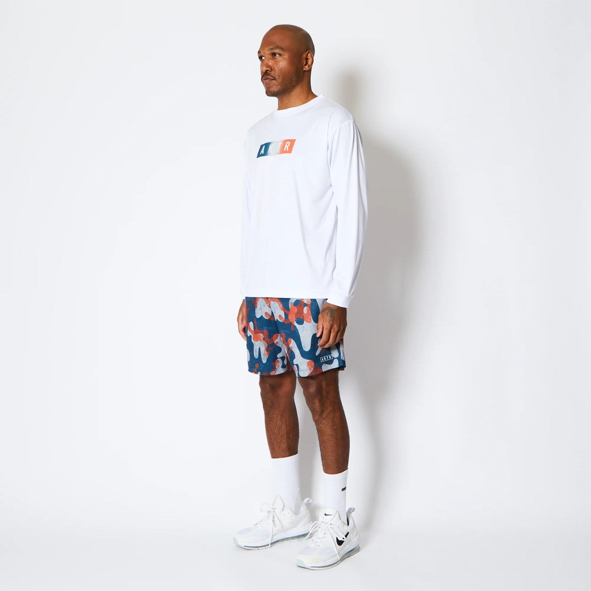 AKTR FADE BOX LOGO L/S SPORTS TEE アクター フェード ボックス ロゴ ロングスリーブ スポーツ Tシャツ 225-020005【メンズ Tシャツ グラデーション 長袖 トレーニング 25FW】