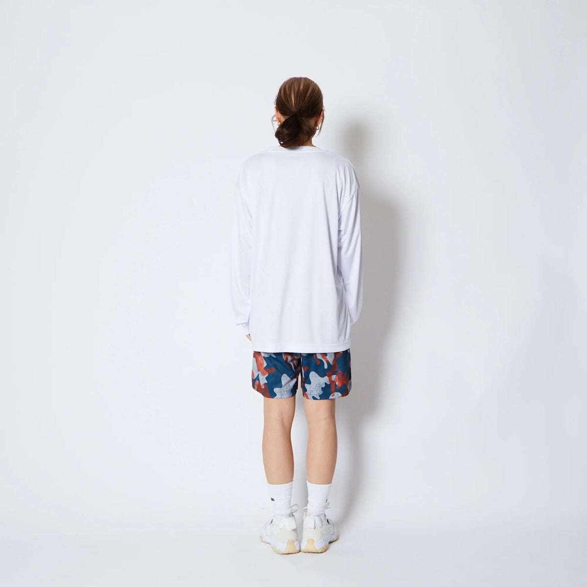 AKTR FADE BOX LOGO L/S SPORTS TEE アクター フェード ボックス ロゴ ロングスリーブ スポーツ Tシャツ 225-020005【メンズ Tシャツ グラデーション 長袖 トレーニング 25FW】