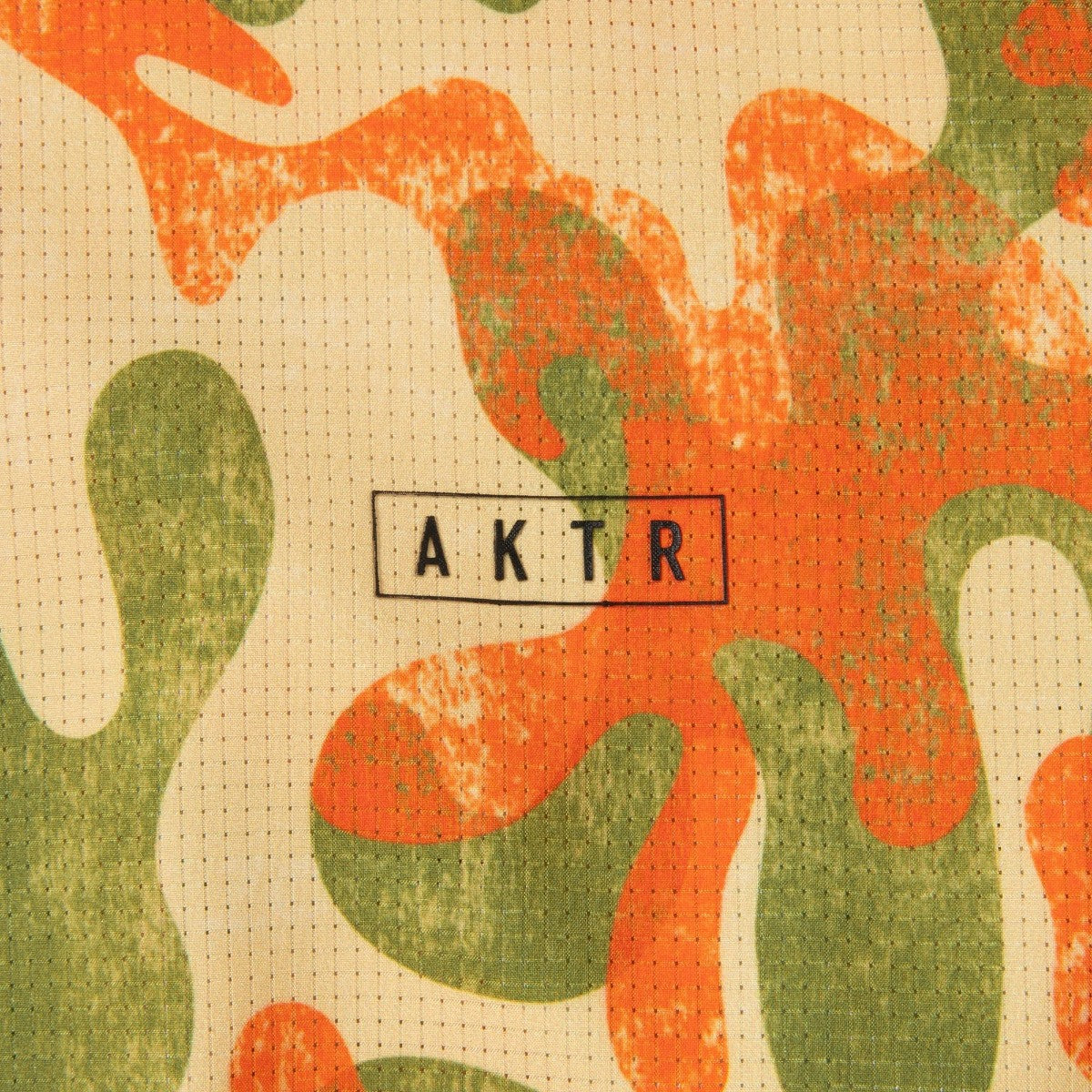 AKTR PLAY CAMO PULLOVER SHTG SHIRTS アクター プレイ カモ プルオーバー シューティング シャツ 225-021010【メンズ 長袖 シャツ カットソー カモフラージュ バスケットボール 吸汗速乾 25FW】