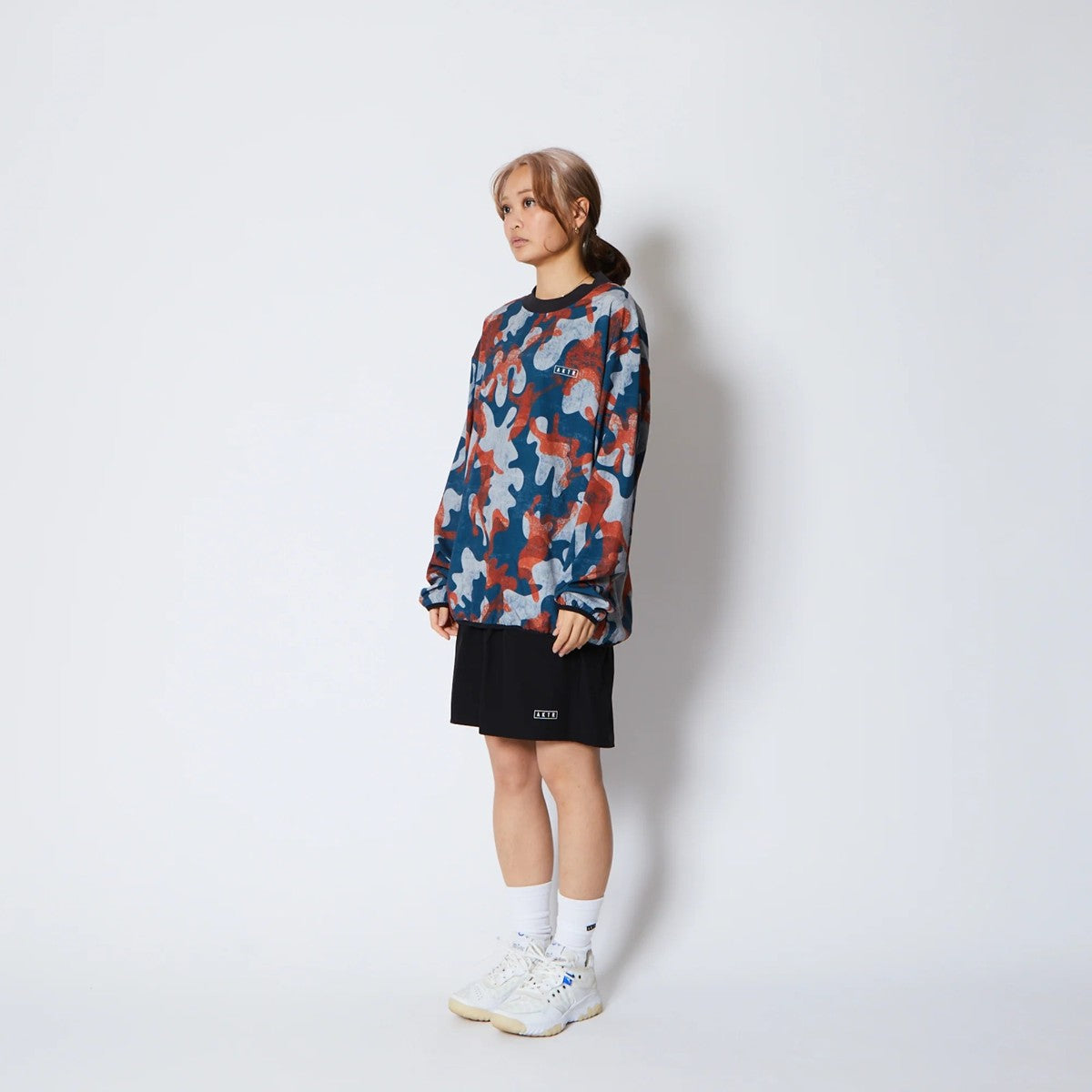 AKTR PLAY CAMO PULLOVER SHTG SHIRTS アクター プレイ カモ プルオーバー シューティング シャツ 225-021010【メンズ 長袖 シャツ カットソー カモフラージュ バスケットボール 吸汗速乾 25FW】