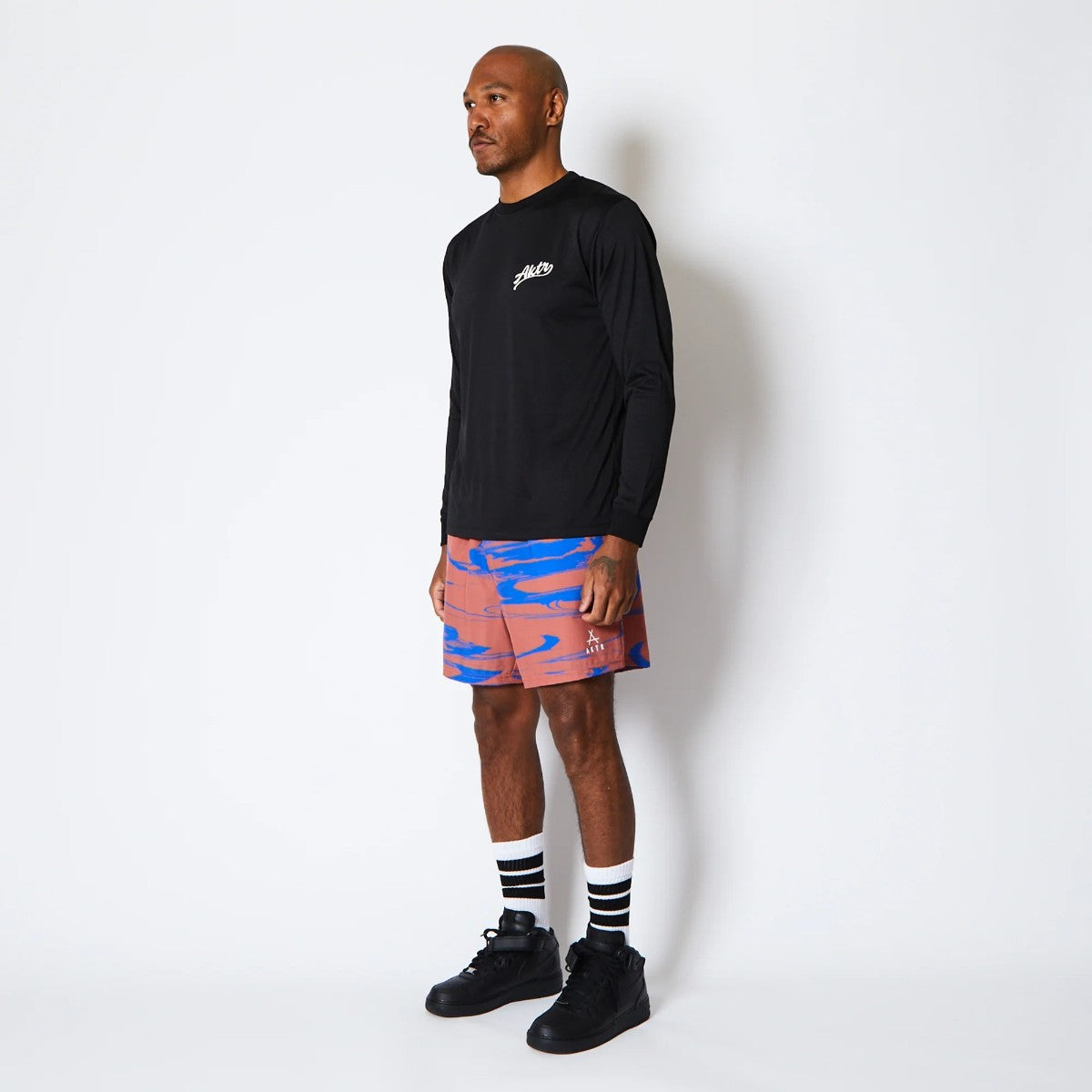 AKTR TORSION NICK L/S SPORTS TEE アクター トーション ニック ロングスリーブ スポーツ Tシャツ 225-022005【メンズ Tシャツ スポーツ 長袖 グラフィック トレーニング 25FW】