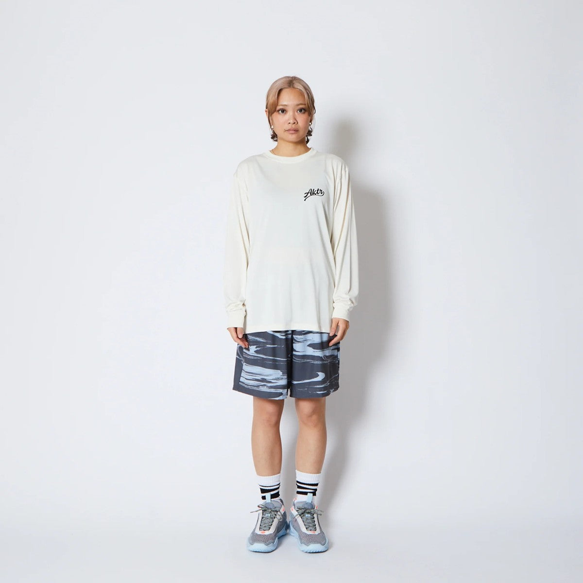 AKTR TORSION NICK L/S SPORTS TEE アクター トーション ニック ロングスリーブ スポーツ Tシャツ 225-022005【メンズ Tシャツ スポーツ 長袖 グラフィック トレーニング 25FW】