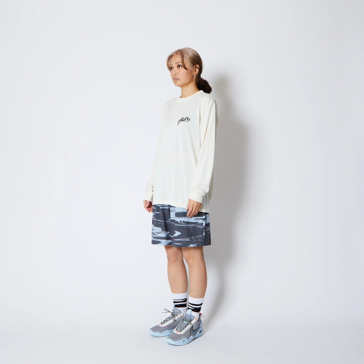 AKTR TORSION NICK L/S SPORTS TEE アクター トーション ニック ロングスリーブ スポーツ Tシャツ 225-022005【メンズ Tシャツ スポーツ 長袖 グラフィック トレーニング 25FW】