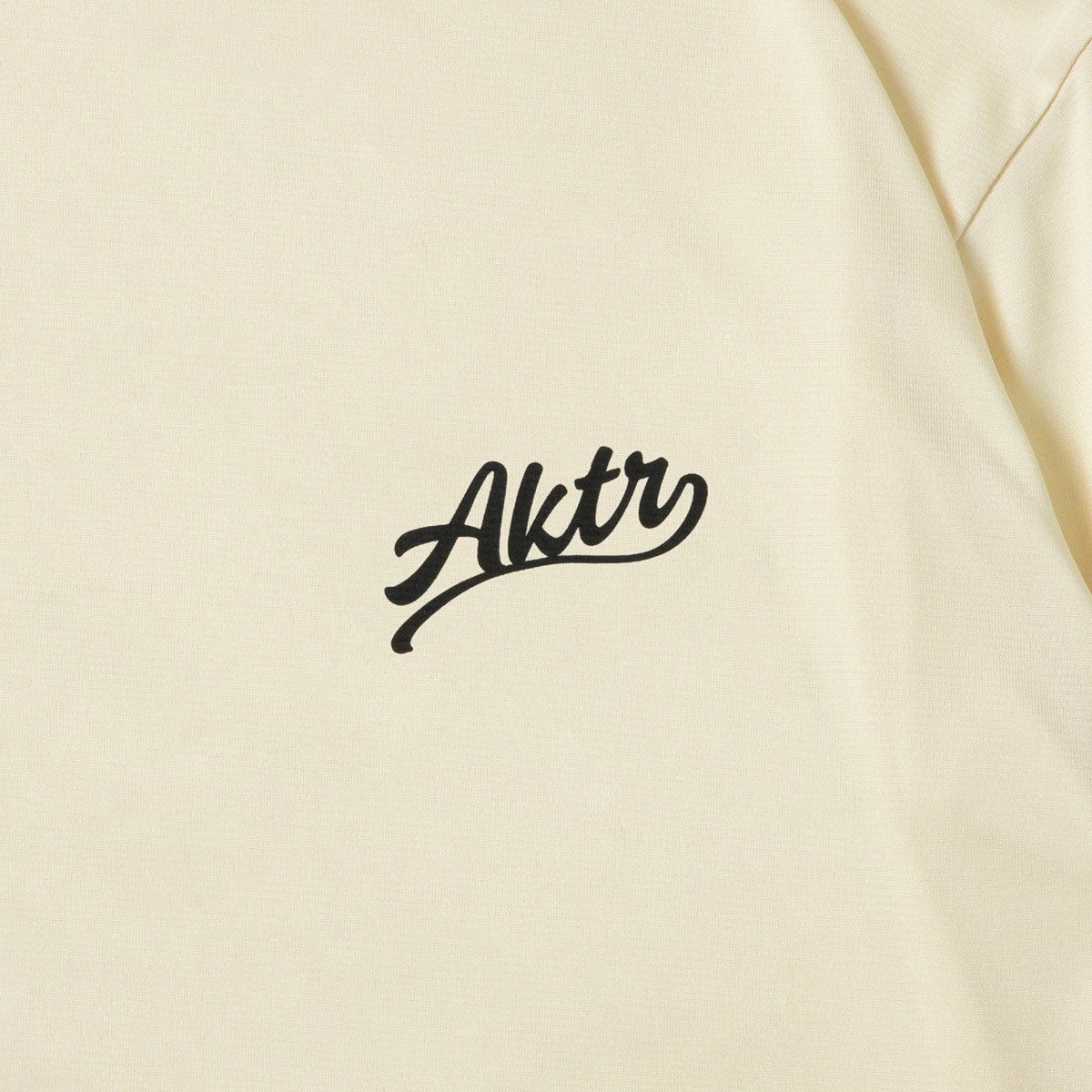AKTR TORSION NICK L/S SPORTS TEE アクター トーション ニック ロングスリーブ スポーツ Tシャツ 225-022005【メンズ Tシャツ スポーツ 長袖 グラフィック トレーニング 25FW】
