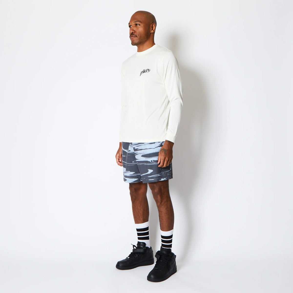 AKTR TORSION NICK L/S SPORTS TEE アクター トーション ニック ロングスリーブ スポーツ Tシャツ 225-022005【メンズ Tシャツ スポーツ 長袖 グラフィック トレーニング 25FW】
