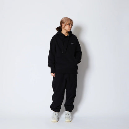 AKTR 1-PT LOGO SWEAT PULLOVER HOODIE アクター ワンポイント ロゴ スウェット プルオーバー フーディ 225-023010【メンズ パーカー フーディ スウェット 裏起毛 トレーニング スポーツ 25FW】