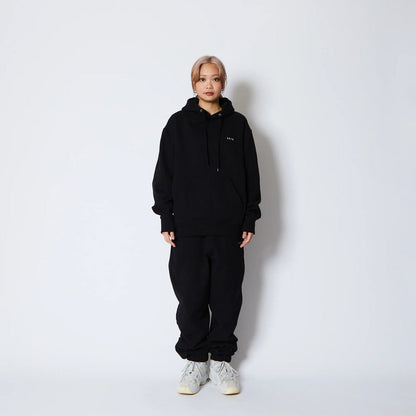 AKTR 1-PT LOGO SWEAT PULLOVER HOODIE アクター ワンポイント ロゴ スウェット プルオーバー フーディ 225-023010【メンズ パーカー フーディ スウェット 裏起毛 トレーニング スポーツ 25FW】