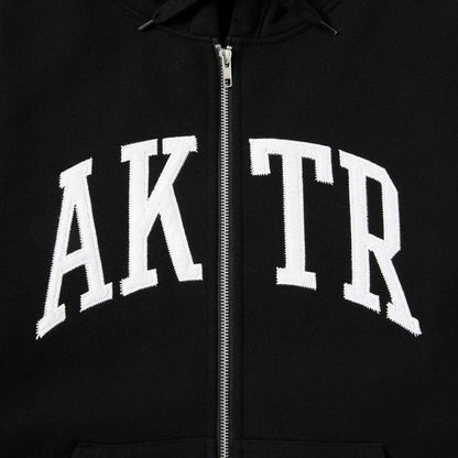 AKTR COLLEGE LOGO SWEAT ZIP HOODIE アクター カレッジ ロゴ スウェット ジップ フーディ 225-024010【メンズ ジップパーカー スウェット カレッジロゴ 裏起毛 25FW】
