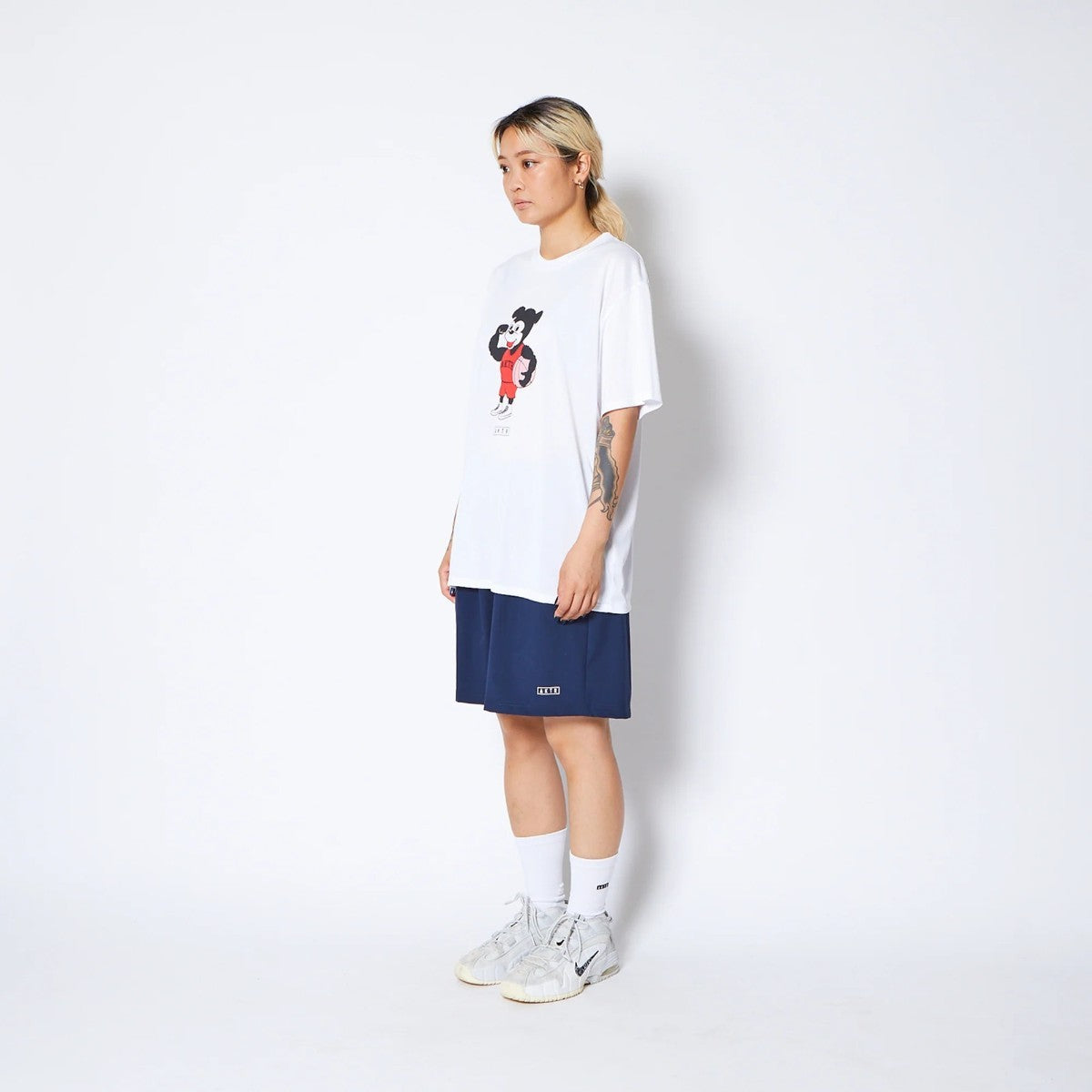 AKTR BASIC NICK SPORTS TEE アクター ベーシック ニック スポーツ Tシャツ 525-001005【メンズ トップス Tシャツ 半袖 フロントプリント 25FW】