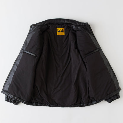 FAT BEEZZLER エフエイティー ビーズラー F32520-JK18【メンズ ブルゾン 合皮 中綿ジャケット ジップアップ 防寒 25FW】