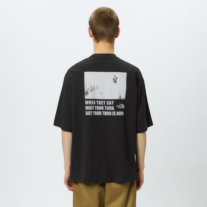 THE NORTH FACE S/S FREERIDE TEE ザ・ノース・フェイス ショートスリーブフリーライドティー NT82532【メンズ Tシャツ 速乾コットン グラフィックTシャツ カジュアルウェア アウトドア 25FW】