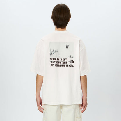 THE NORTH FACE S/S FREERIDE TEE ザ・ノース・フェイス ショートスリーブフリーライドティー NT82532【メンズ Tシャツ 速乾コットン グラフィックTシャツ カジュアルウェア アウトドア 25FW】