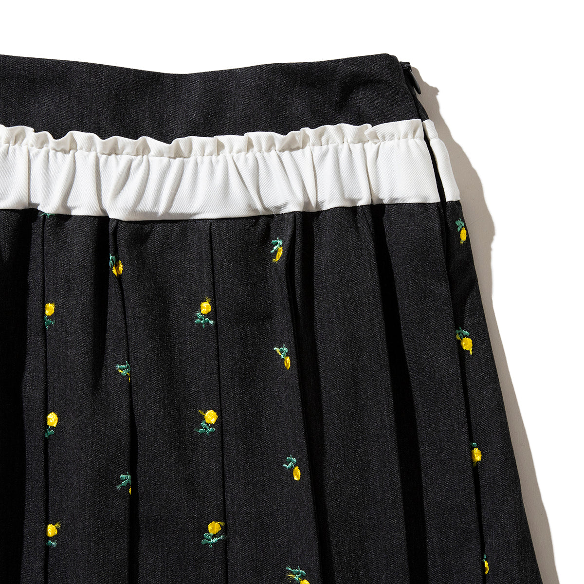 naokitomizuka Flower embroidery pleated skirt ナオキトミヅカ フラワー エンブロイダリー プリーツスカート GRNTS004【レディース WOMENブランド 楽天NG 25FW】