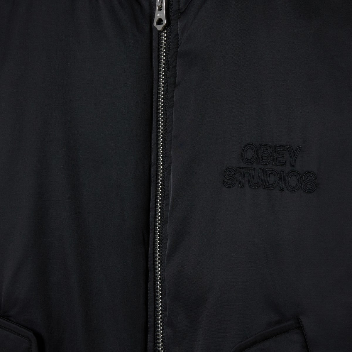 OBEY STUDIOS MA-1 BOMBER オベイ スタジオ MA-1 ボンバー 121800594【メンズ アウター フライトジャケット ミリタリー ナイロン 中綿 25FW】