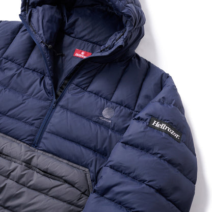 Hellrazor LOGO PULLOVER HOODED DOWN JACKET ヘルレイザー ロゴ プルオーバー フーデッド ダウン ジャケット 01125AW0102【メンズ ダウンジャケット フード付き 防寒 25FW】
