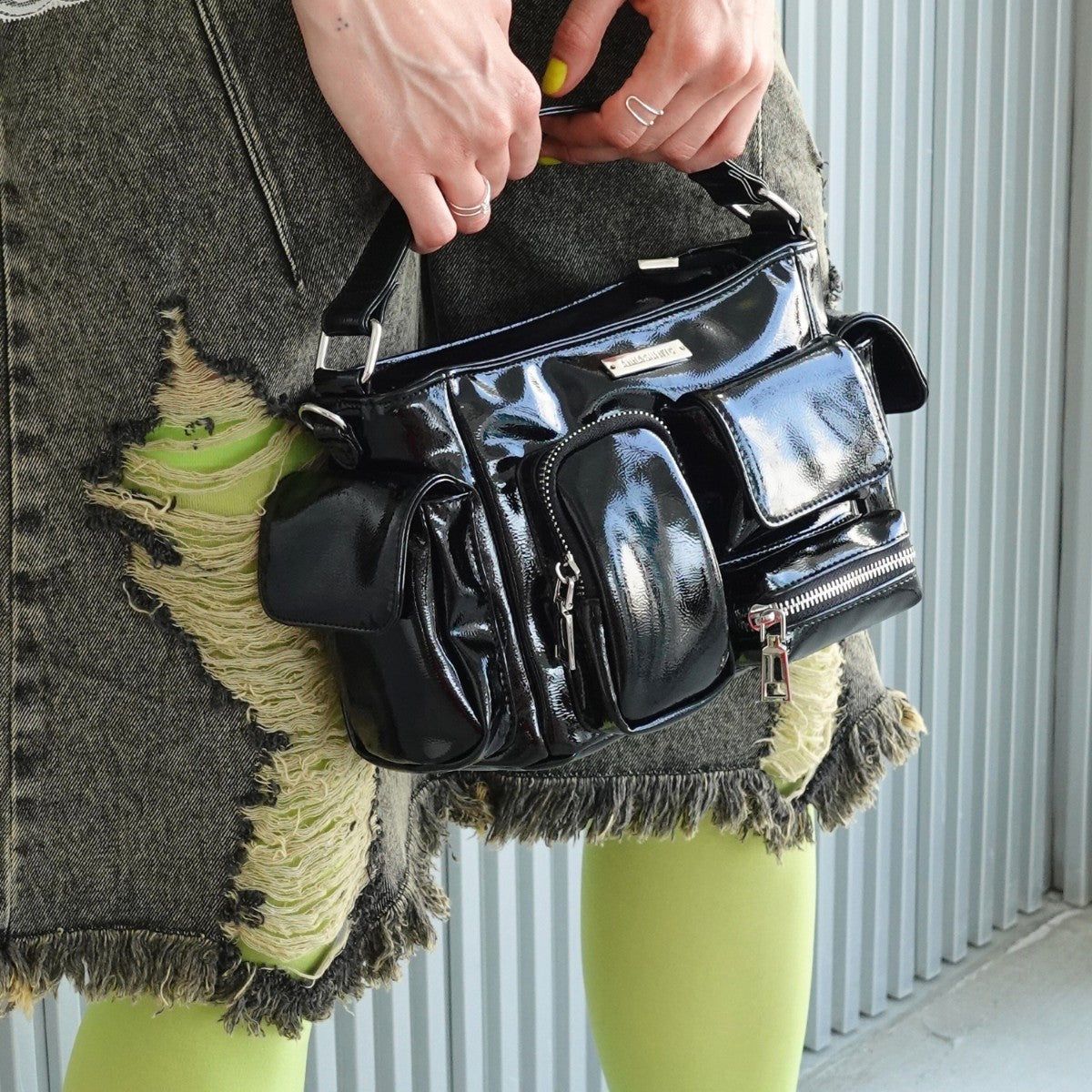 ANNA SUI NYC MULTI-POCKET MINI BAG アナスイ エヌワイシー マルチポケットチビバッグ 13261030【レディース バッグ マルチポケット 2WAY 合皮 光沢感 デイリー使用 25FW】