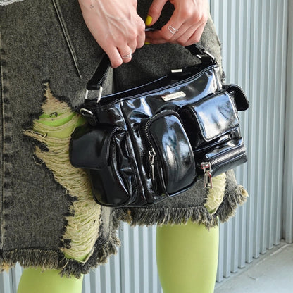 ANNA SUI NYC MULTI-POCKET MINI BAG アナスイ エヌワイシー マルチポケットチビバッグ 13261030【レディース バッグ マルチポケット 2WAY 合皮 光沢感 デイリー使用 25FW】