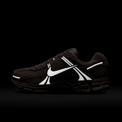 NIKE Zoom Vomero 5 ナイキ ウィメンズ ズーム ボメロ 5 HQ0458-600【レディース スニーカー ランニングシューズ クッショニング 25FW】