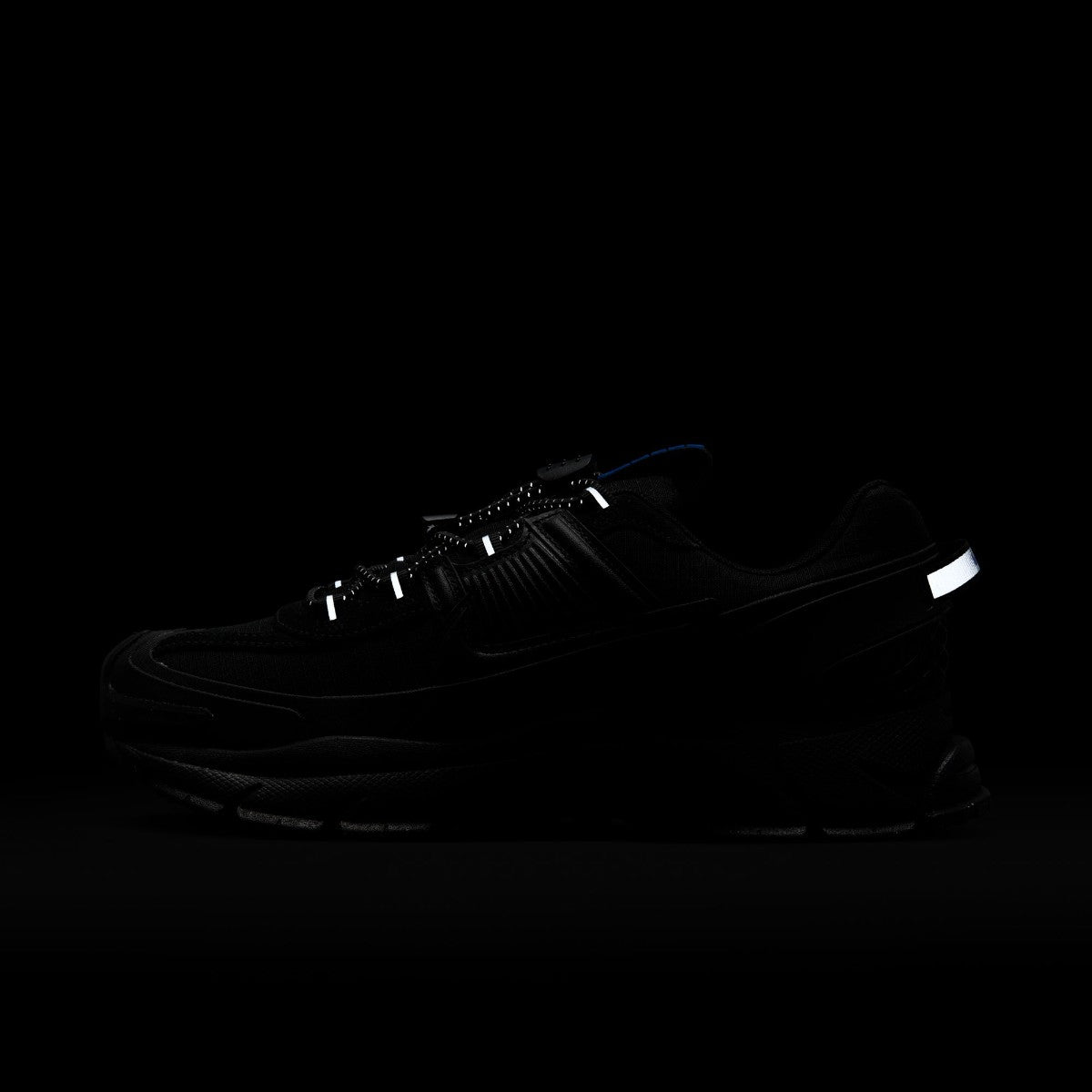 NIKE Zoom Vomero Roam ナイキ ウィメンズ ズーム ボメロ ローム HQ2181-004【レディース 撥水 クッション 耐久性 通気性 軽量性 防水 25FW】